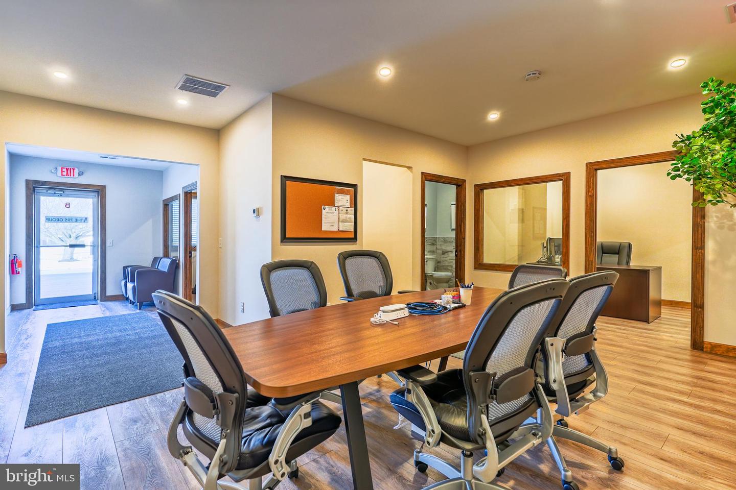 430 Commerce Lane #B — photo