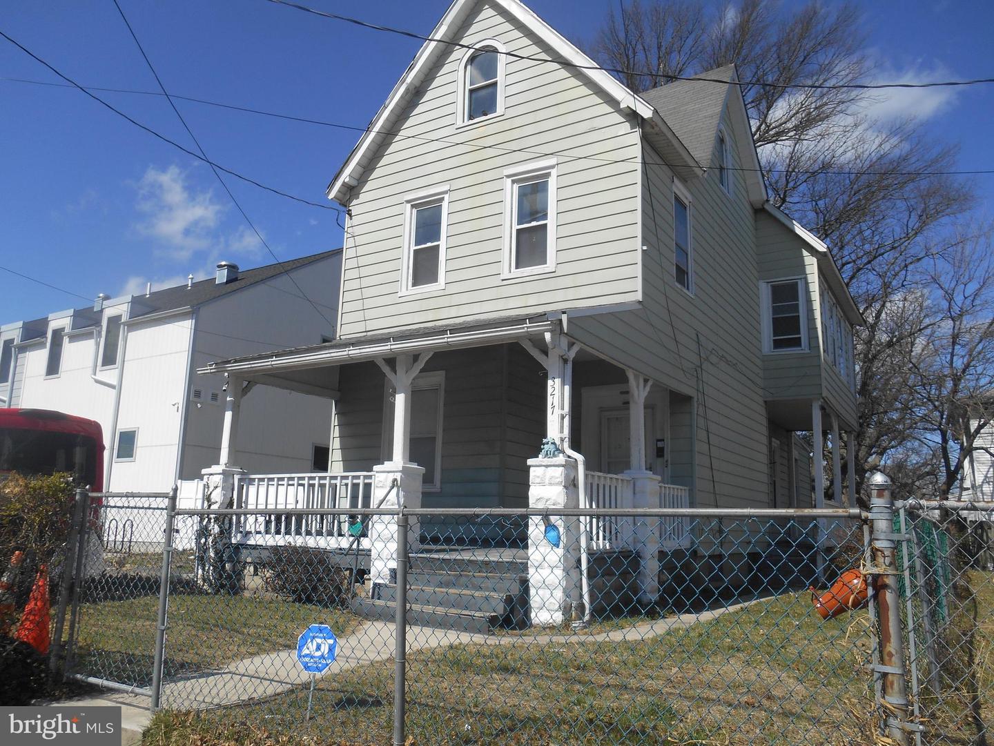 3217 Federal St — photo