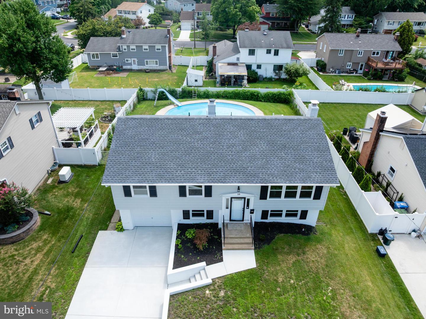 10 Cobblestone Rd — photo