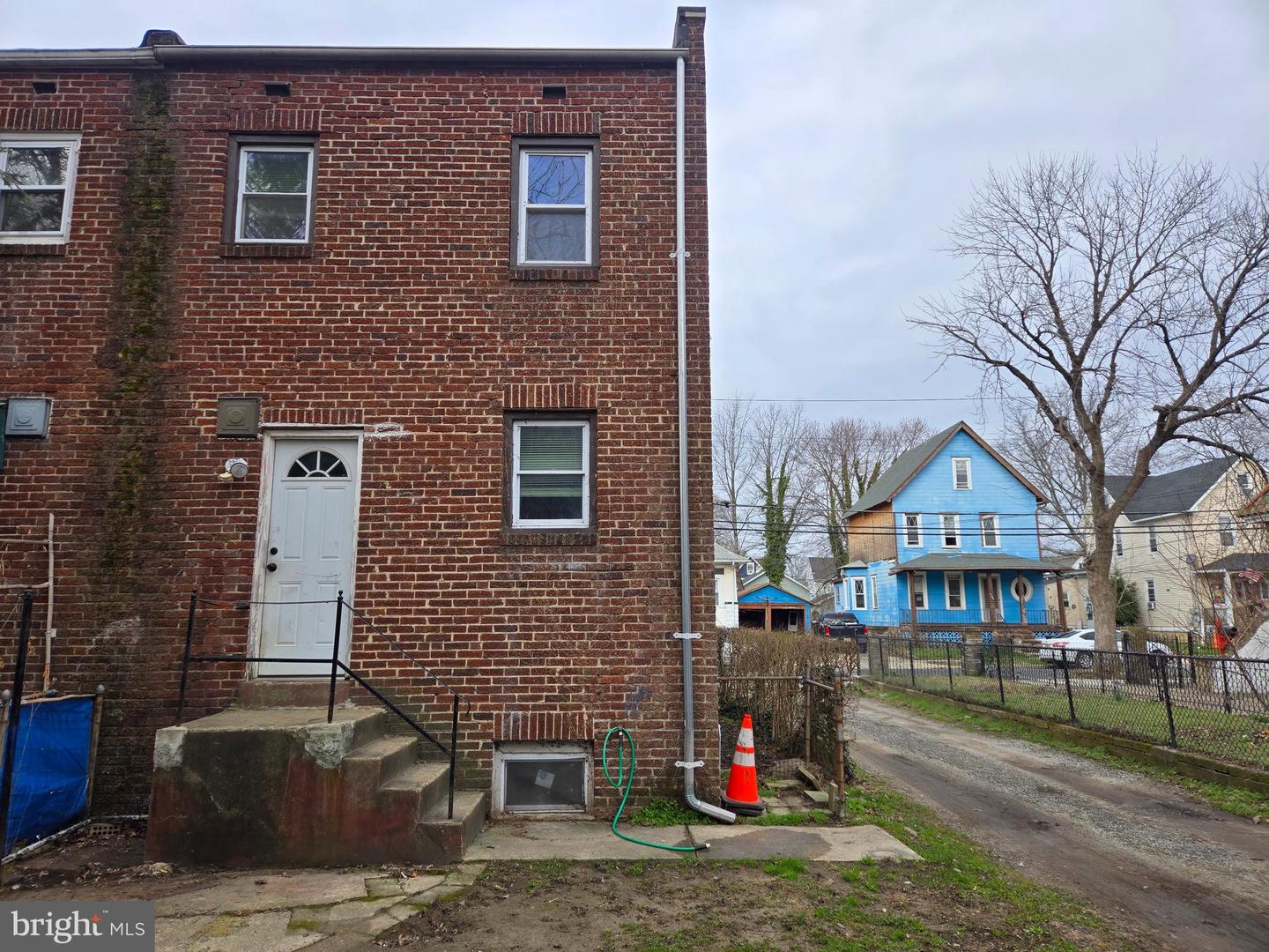 136 Chestnut Ave — photo