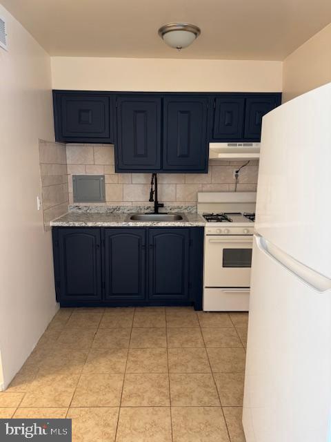 212 Barclay Towers E — photo