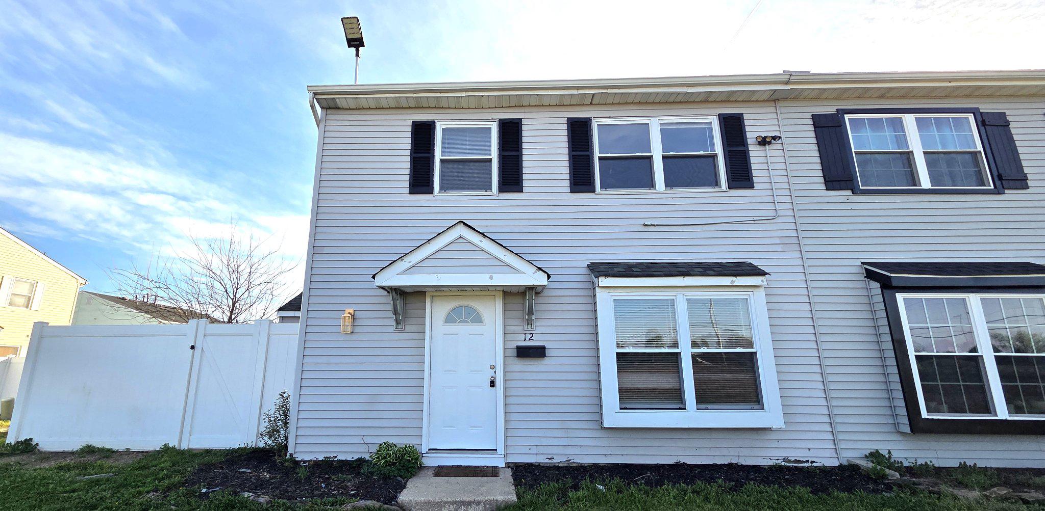 12 Lehigh Ct — photo