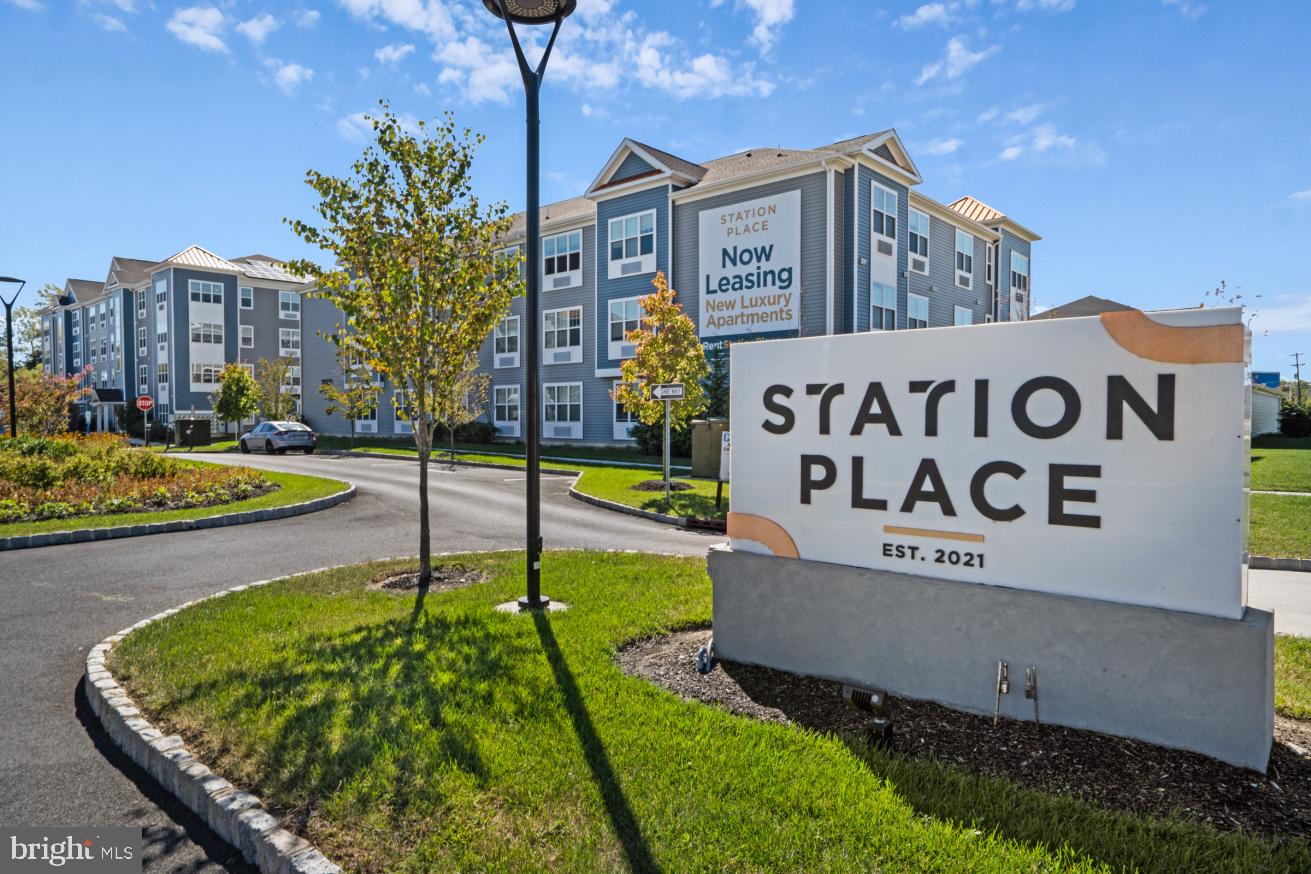 400 E Oak Ave #4201 — photo