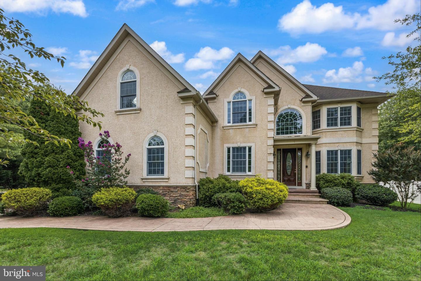 1 Barney Ln — photo