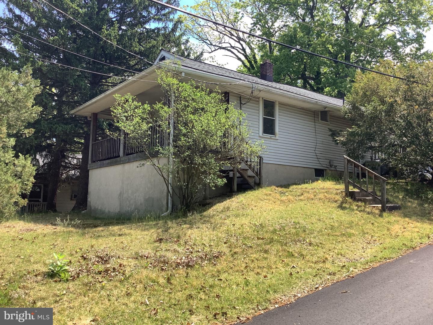 21 Davis Ave — photo
