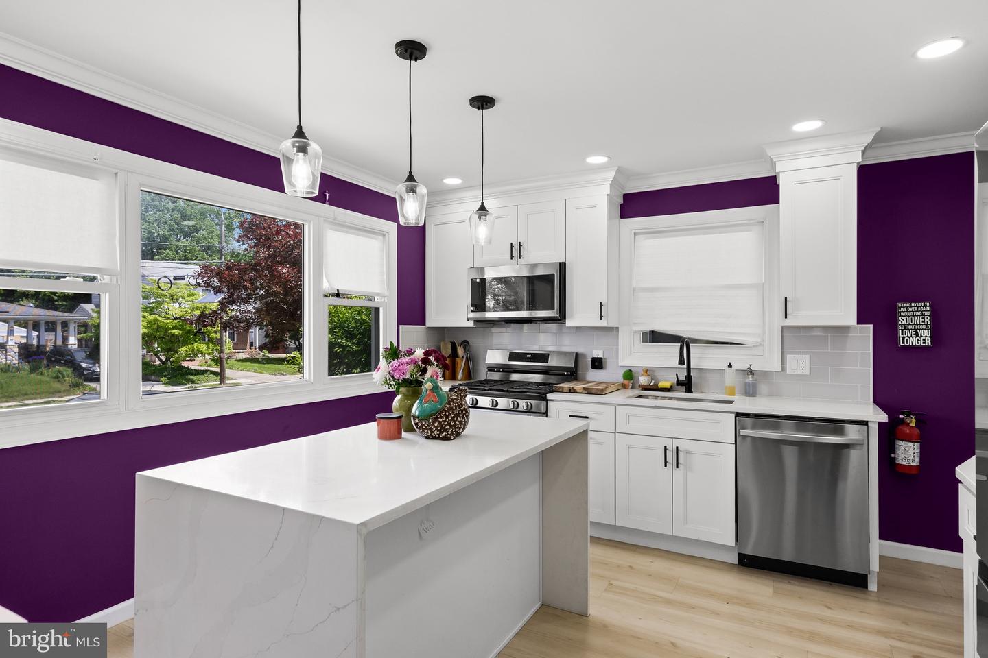 6104 Walnut Ave — photo