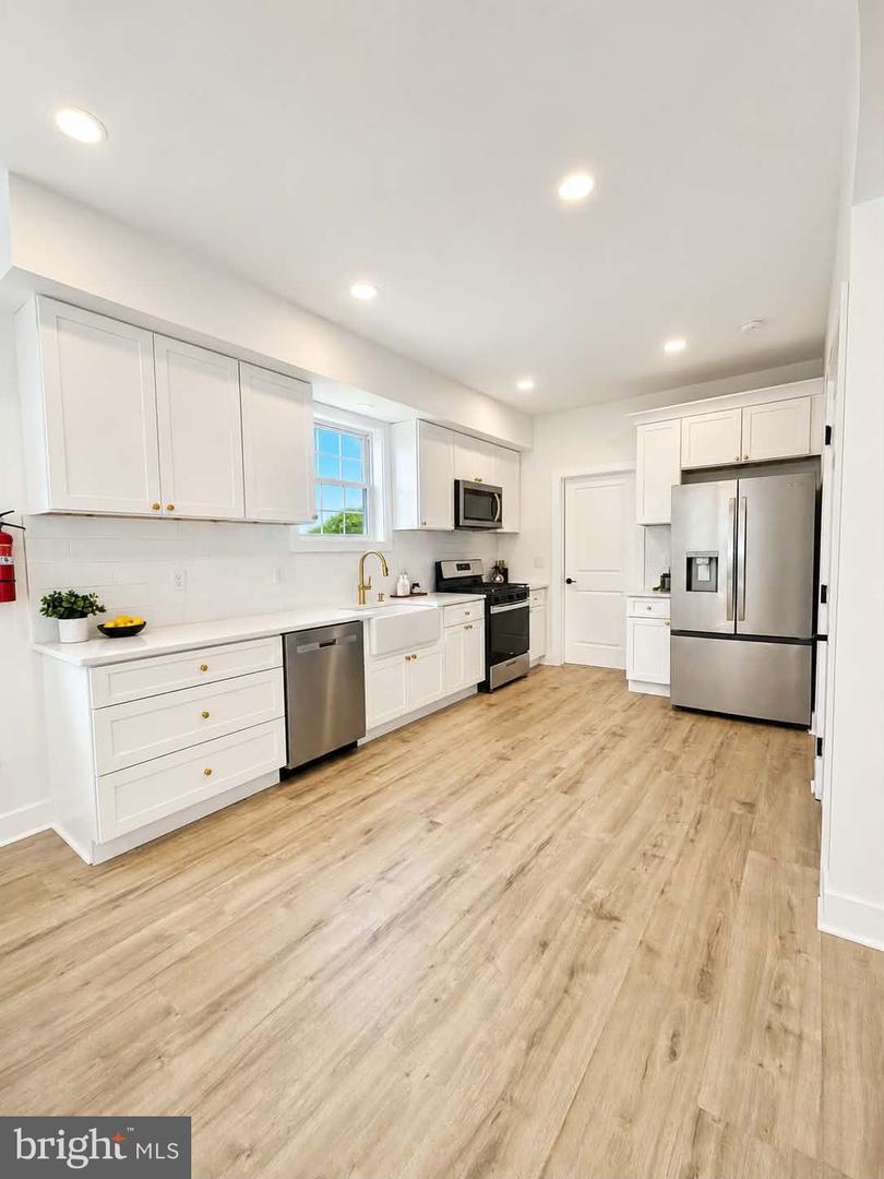133 Lafayette Rd — photo