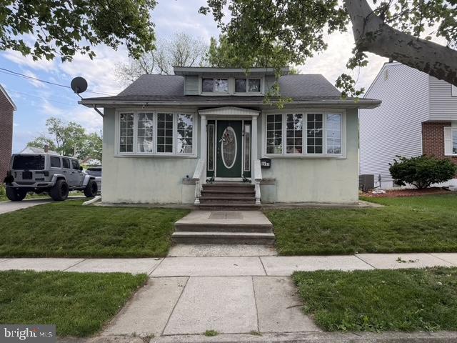 1749 W River Dr — photo