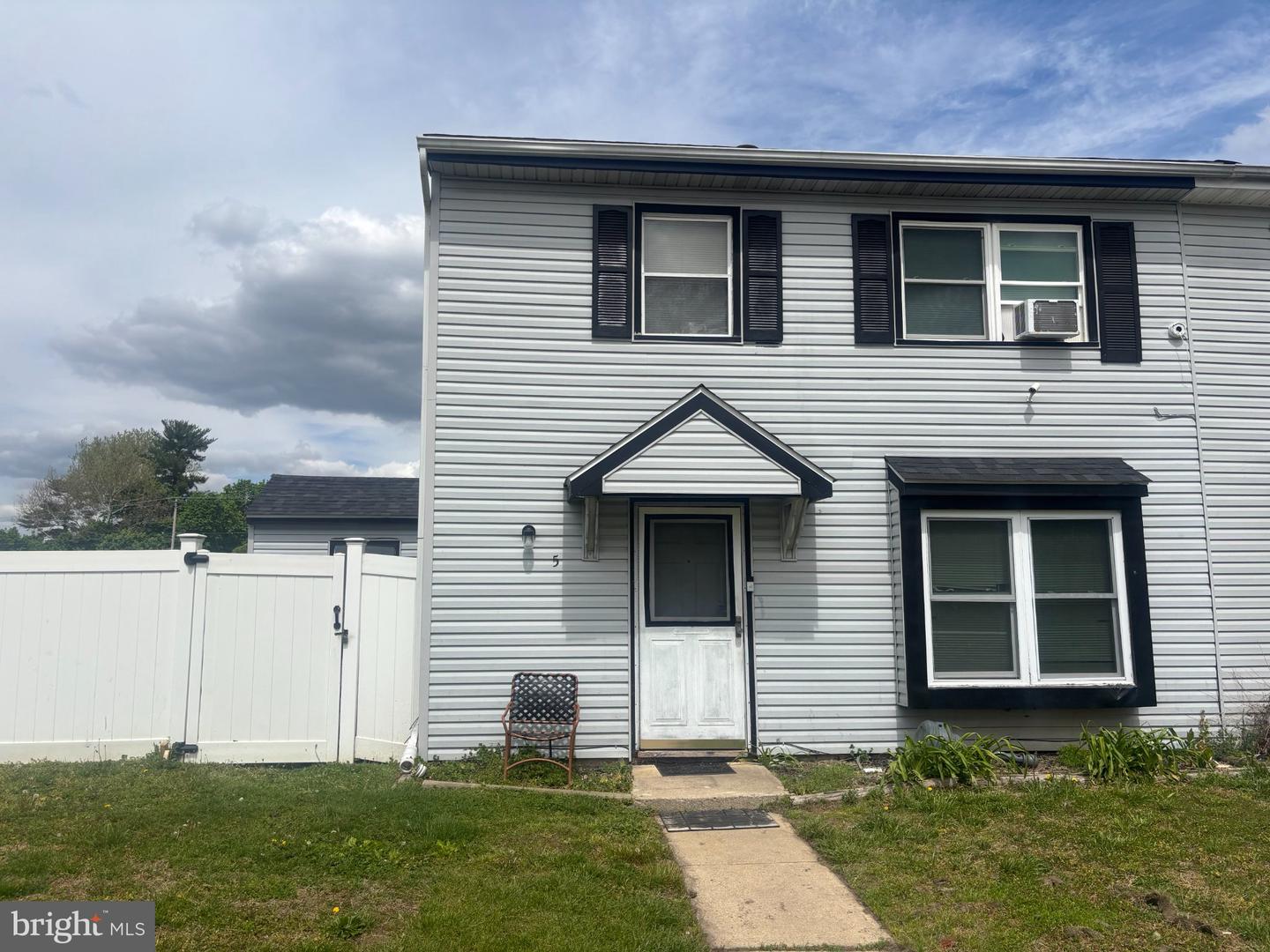 5 Locust Ct — photo