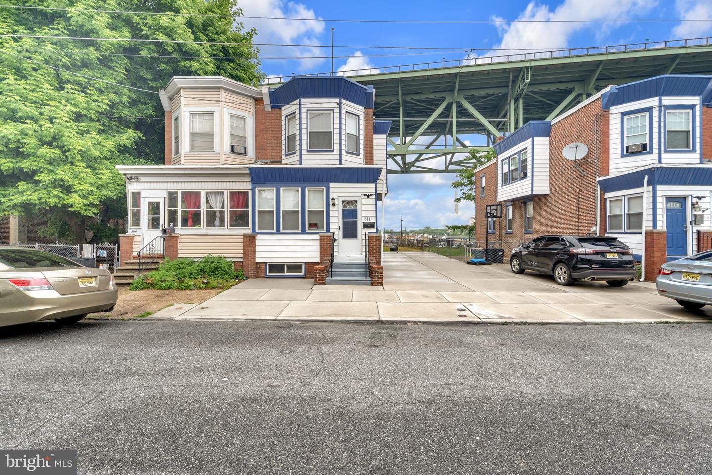 311 Sherman St — photo
