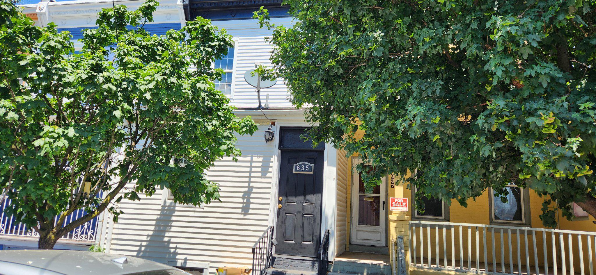 635 Vine St — photo