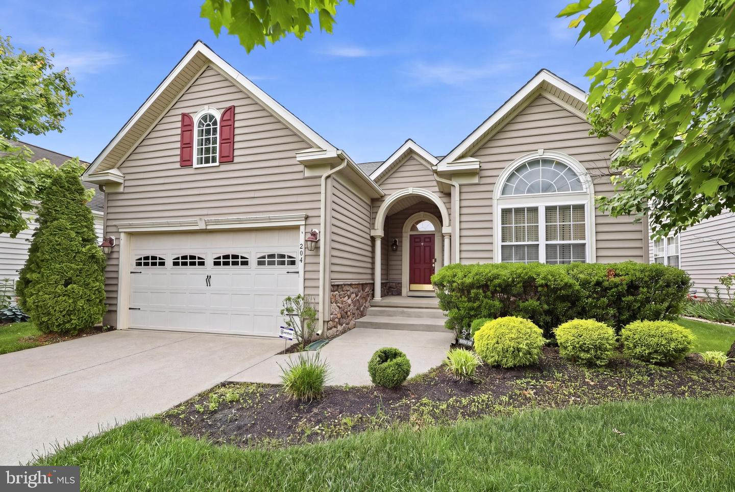 204 Hearthstone Dr — photo