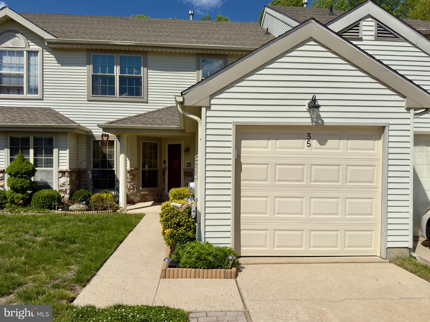 35 Fox Meadow Dr — photo
