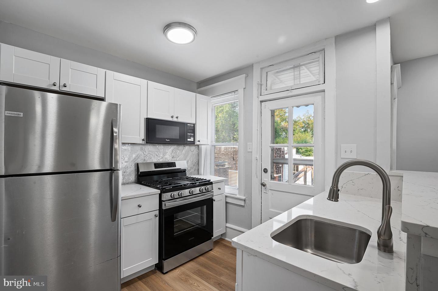 221-B Kings Hwy E #3rd Flr — photo