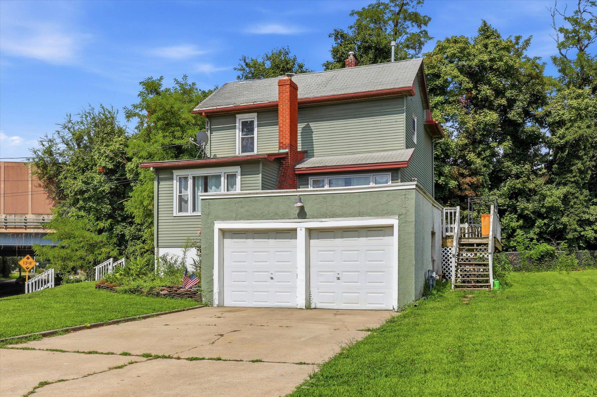 1209 W Kings Hwy — photo