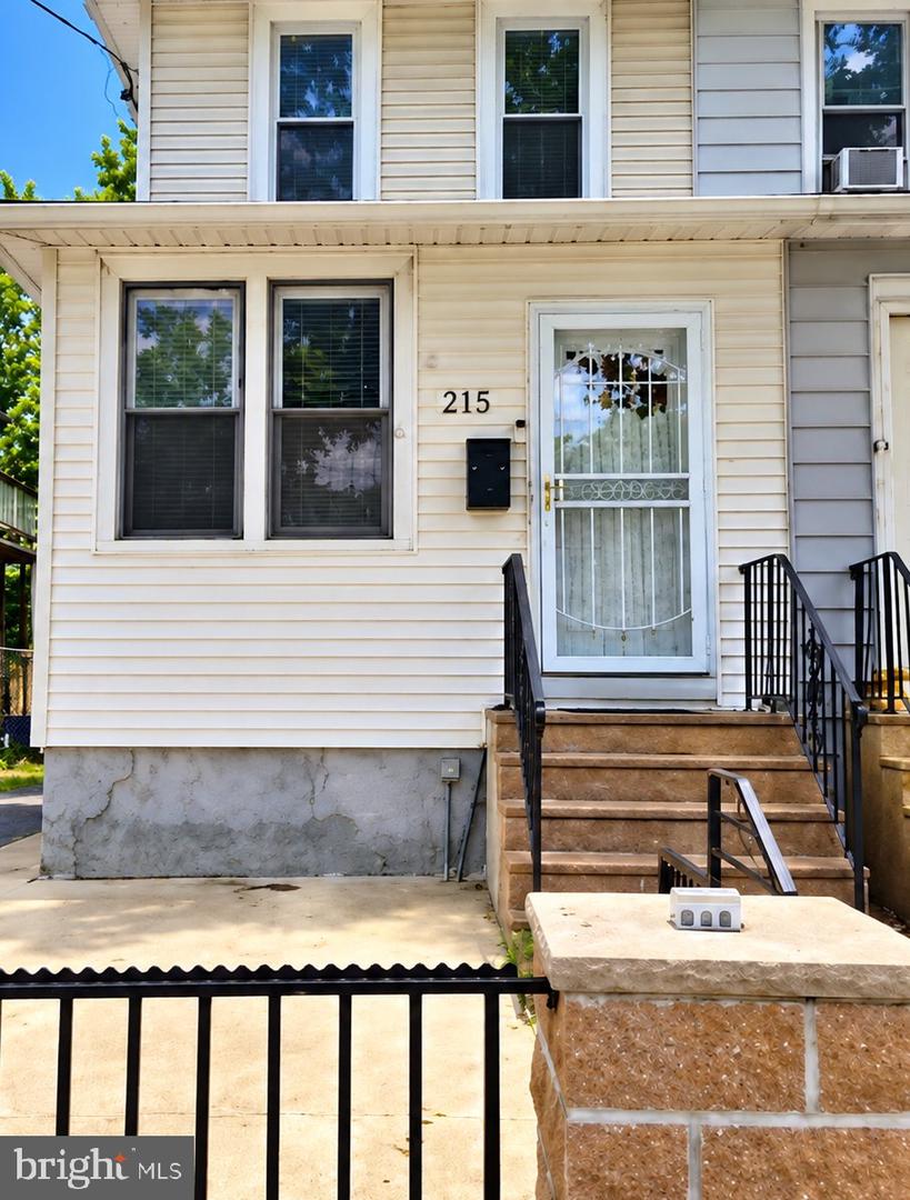 215 Chestnut Ave — photo