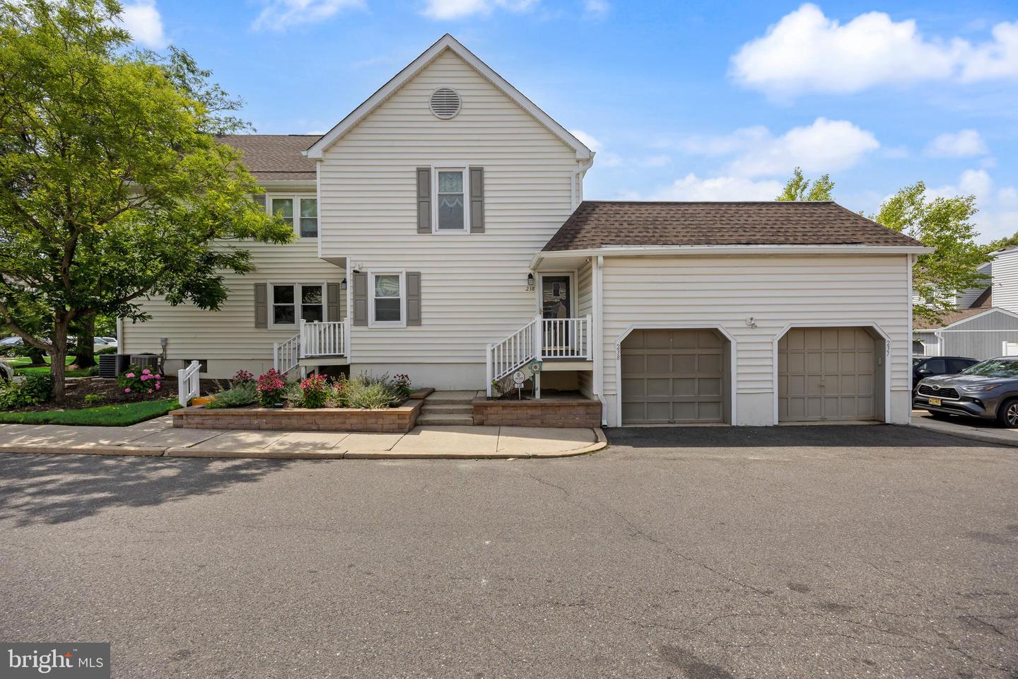 238 Society Hill Blvd — photo