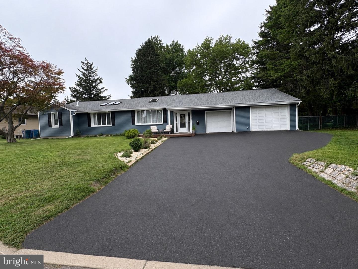 360 E Stafford Ave — photo