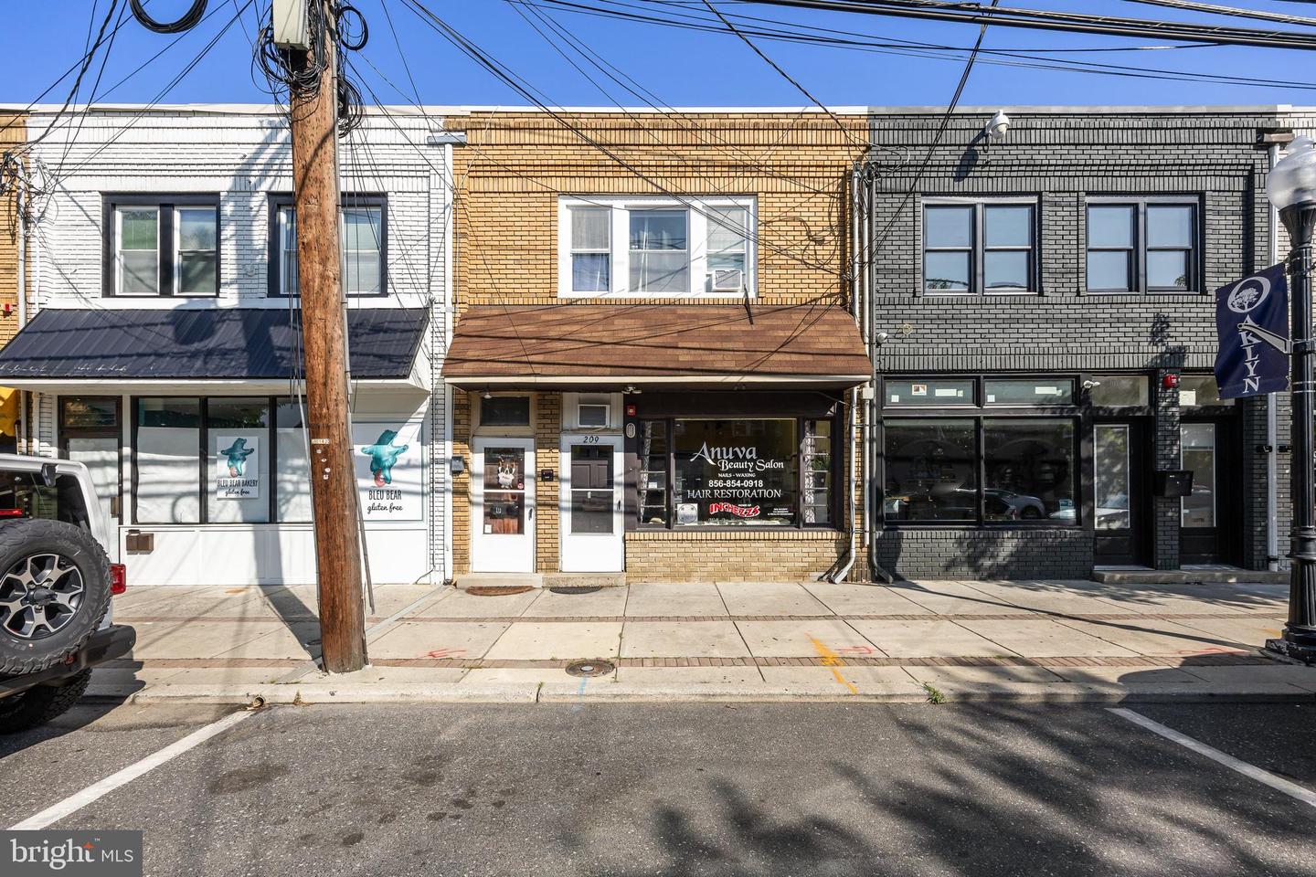 209 W Clinton Ave — photo