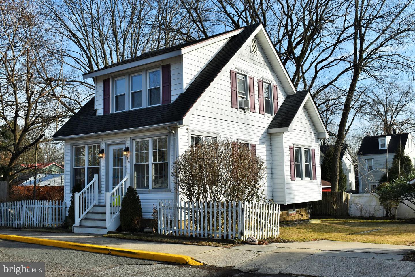 19 Snowden Ave — photo