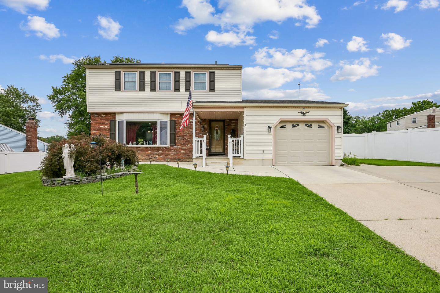 3 Grant Dr — photo
