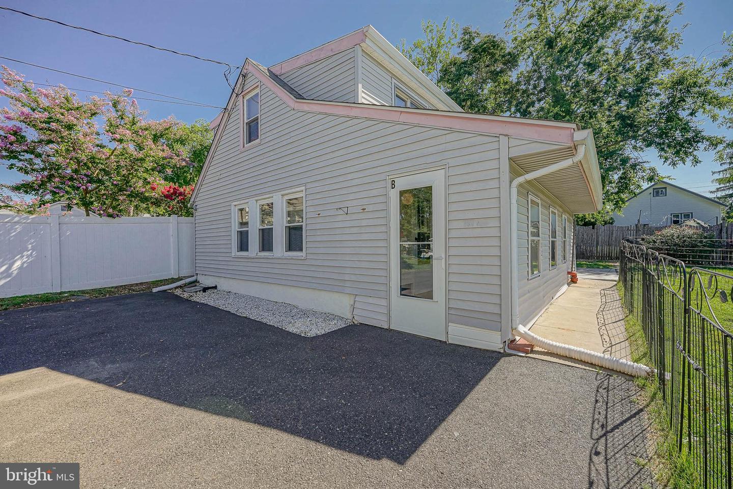 136 N Read Ave #B — photo