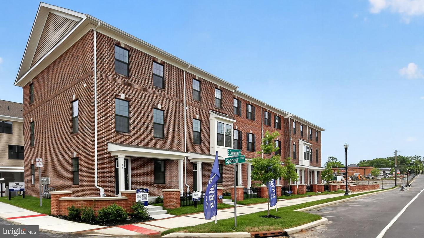 31 Clementon Rd E — photo