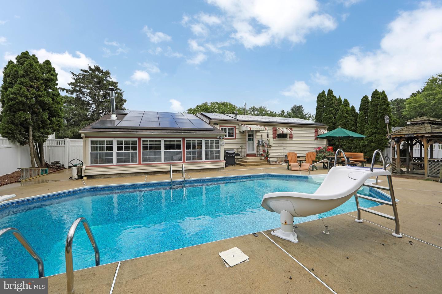 1209 Cedar Dr — photo