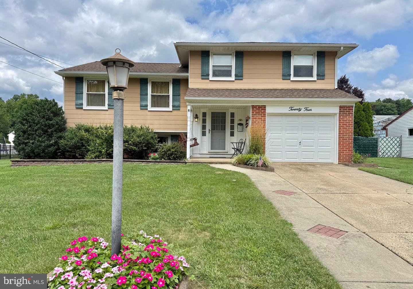 24 Homestead Road, Stratford, NJ 08084