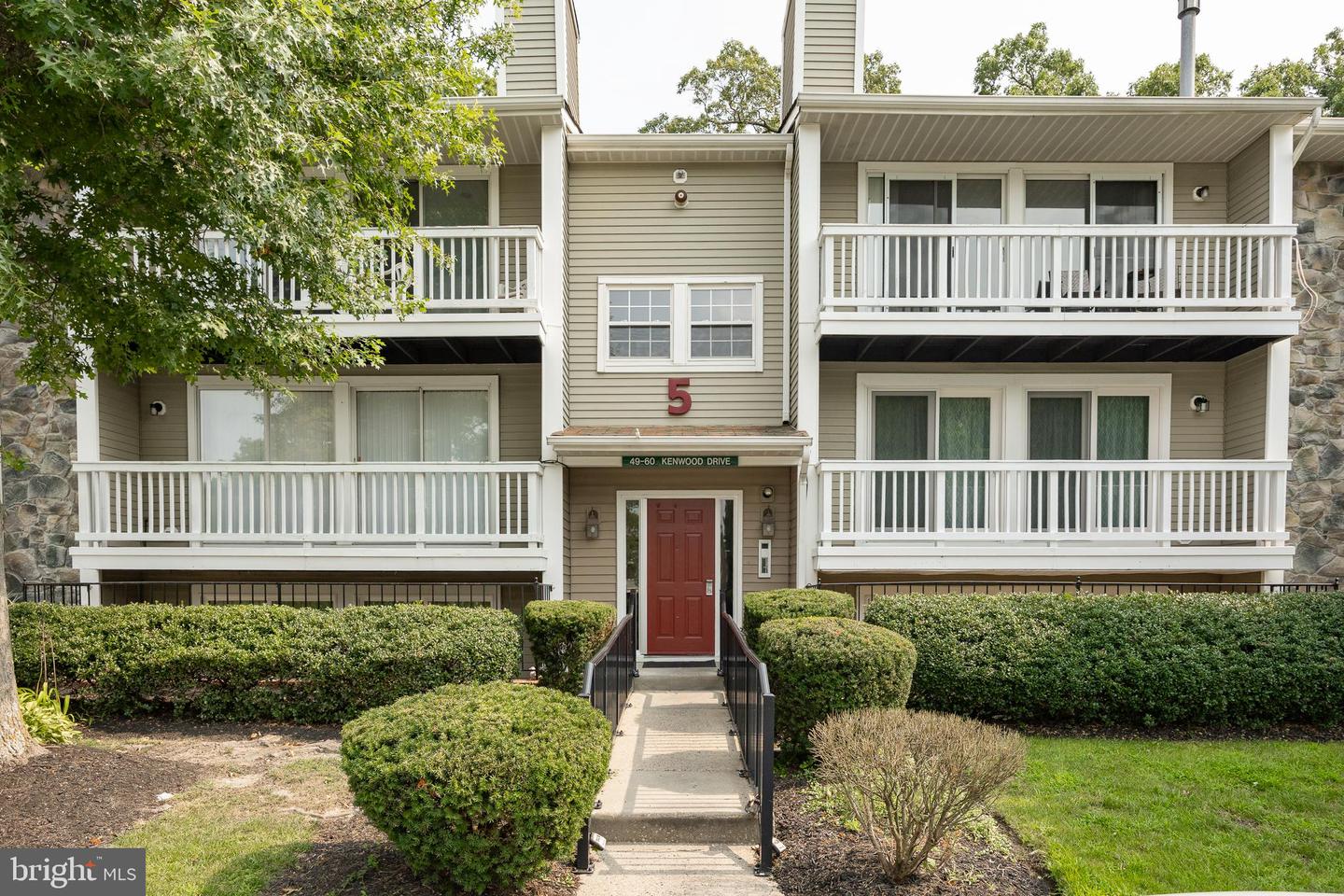 53 Kenwood Drive — photo