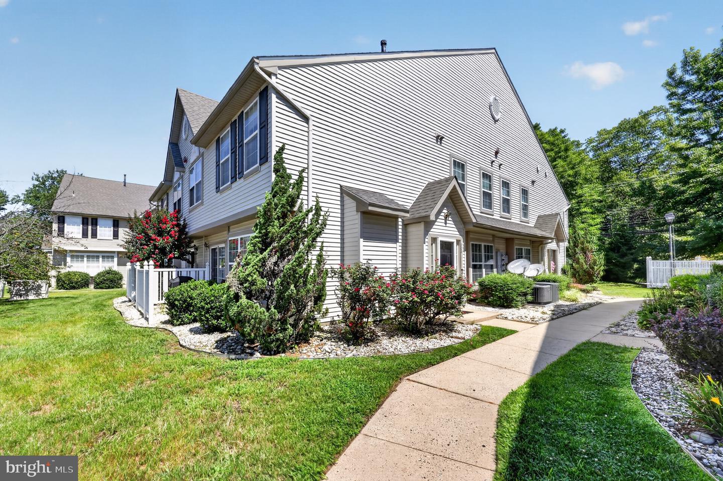 203 Tanglewood Dr — photo