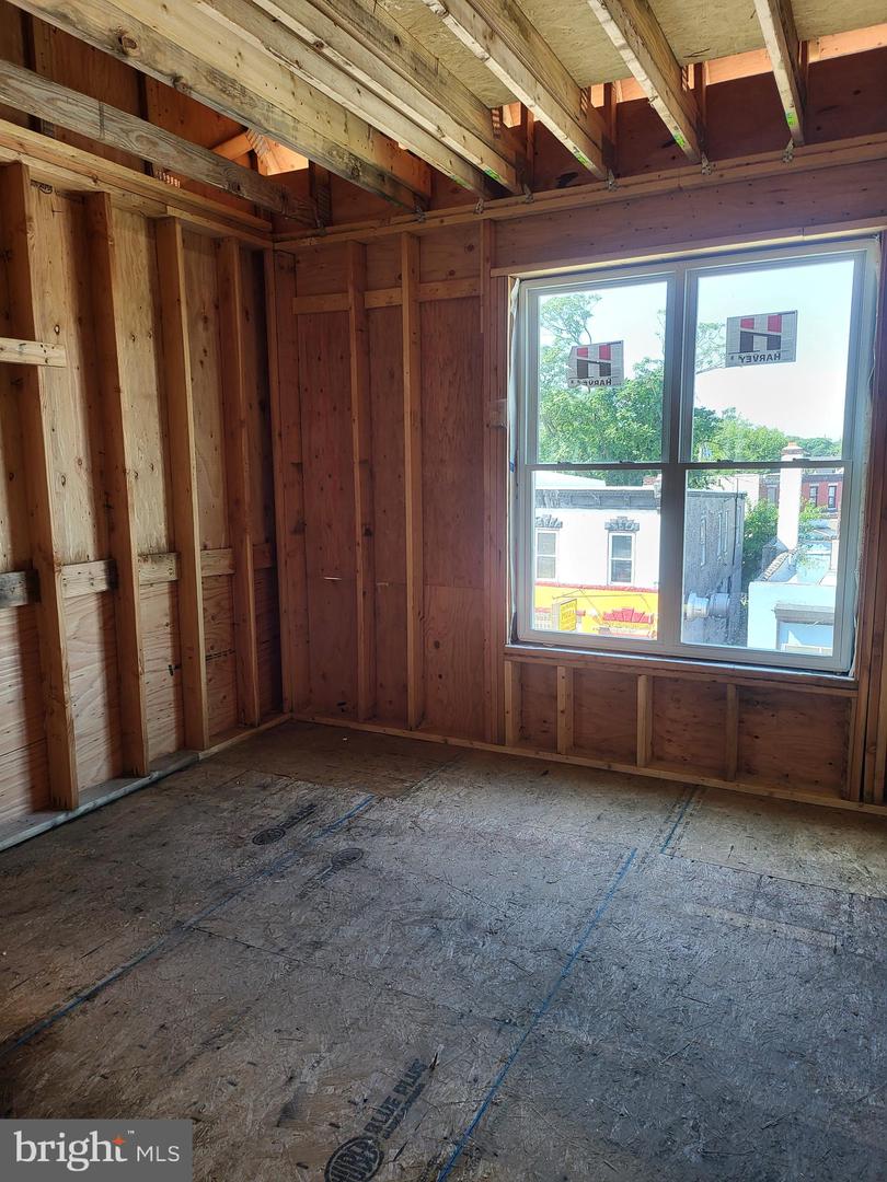 1359 Princess Ave — photo