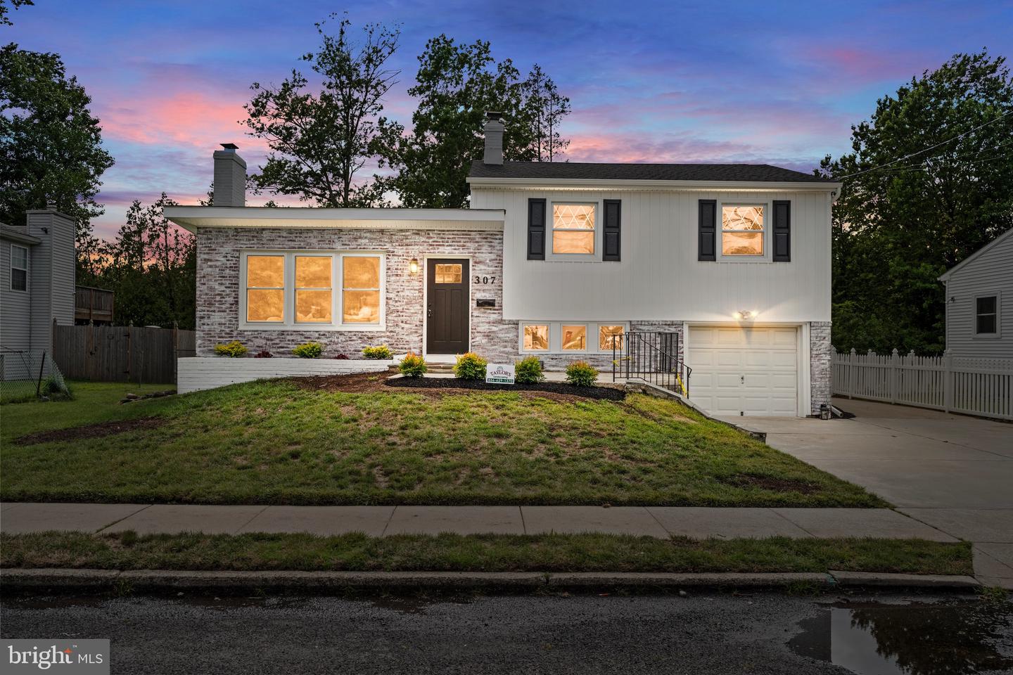 307 Gloucester Ave — photo