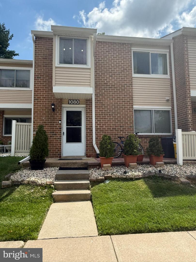 1080 Pendleton Ct — photo