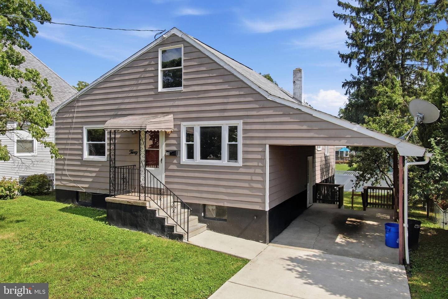 30 Glover Ave — photo