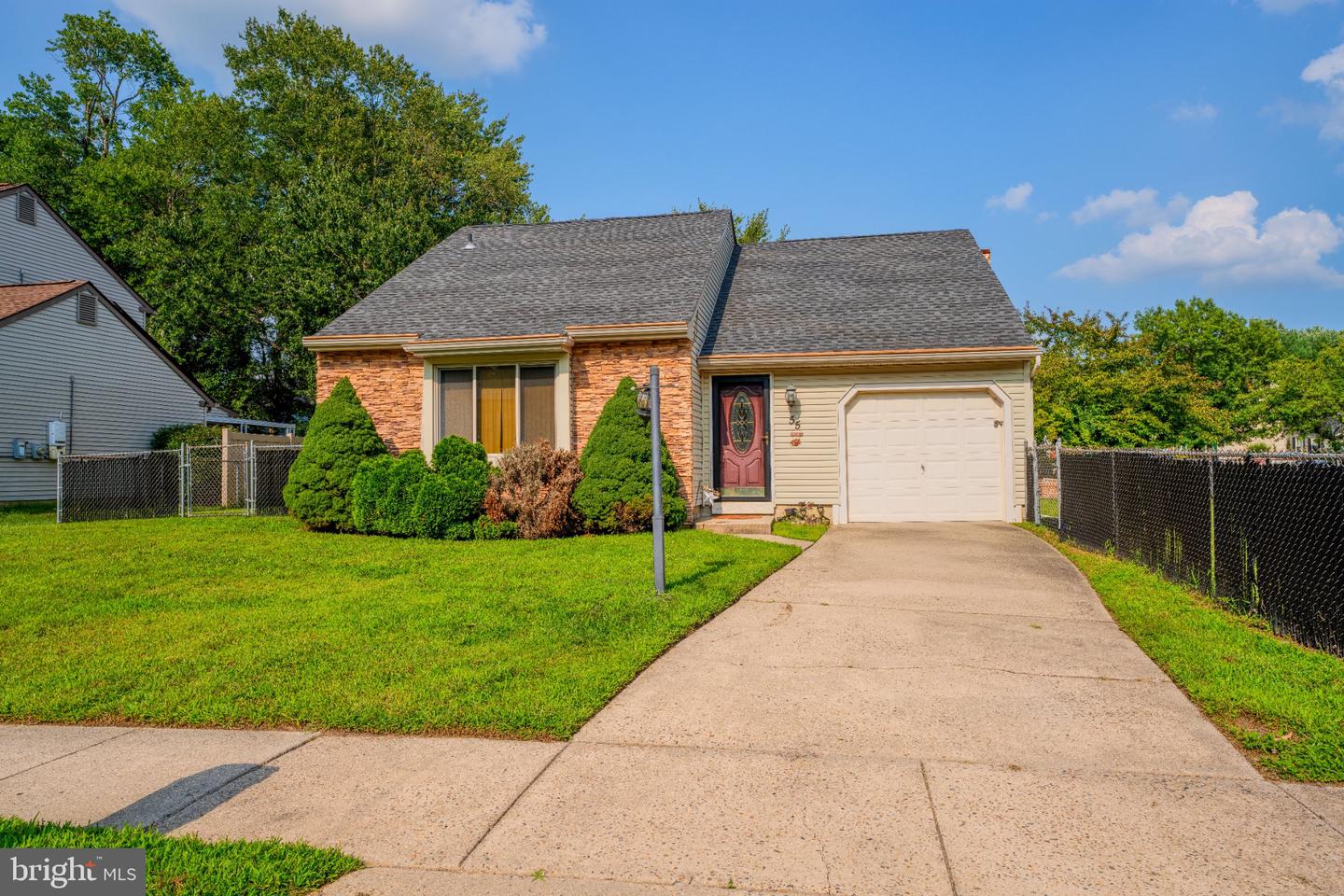 55 Oak Forest Dr — photo