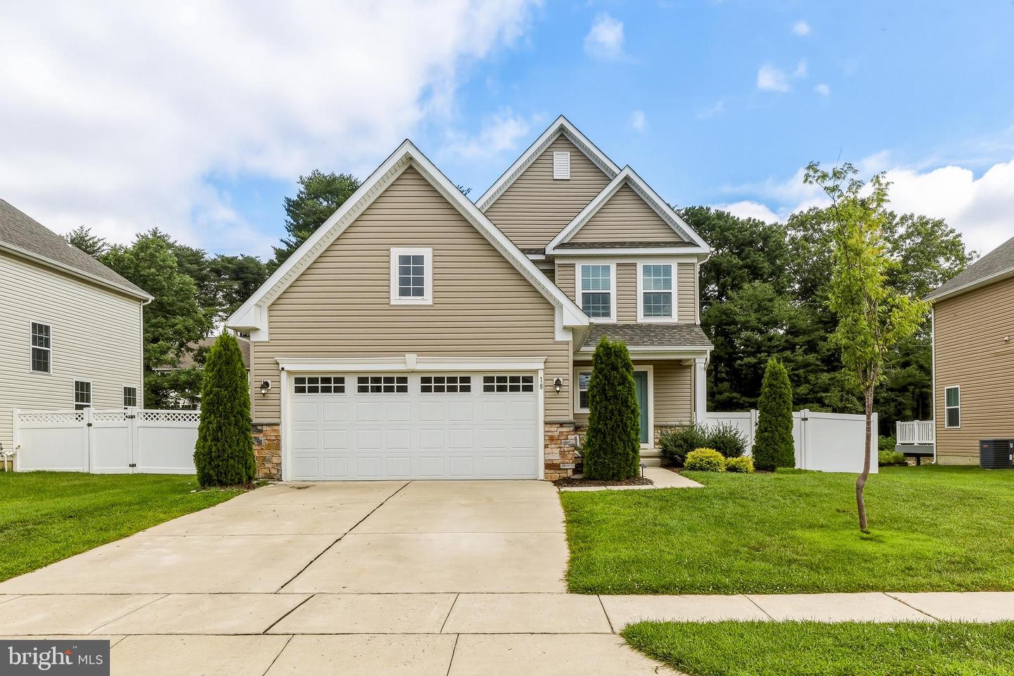 18 Circle Dr — photo