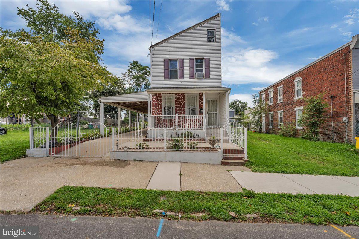 2726 Wayne Ave — photo