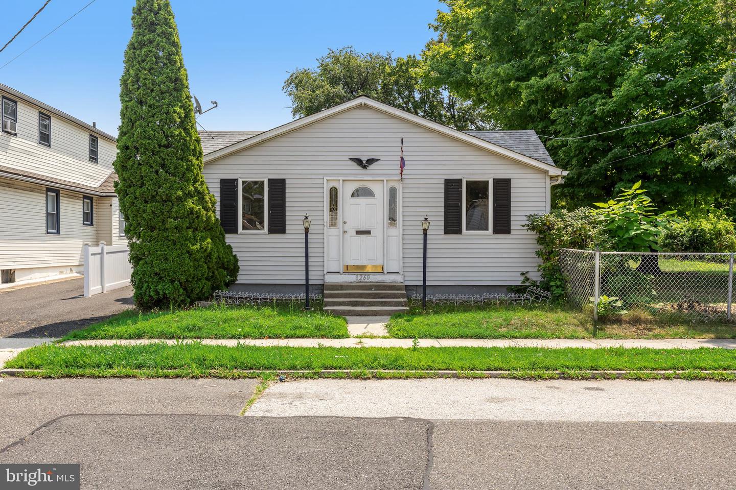 8260 Balfour Rd — photo