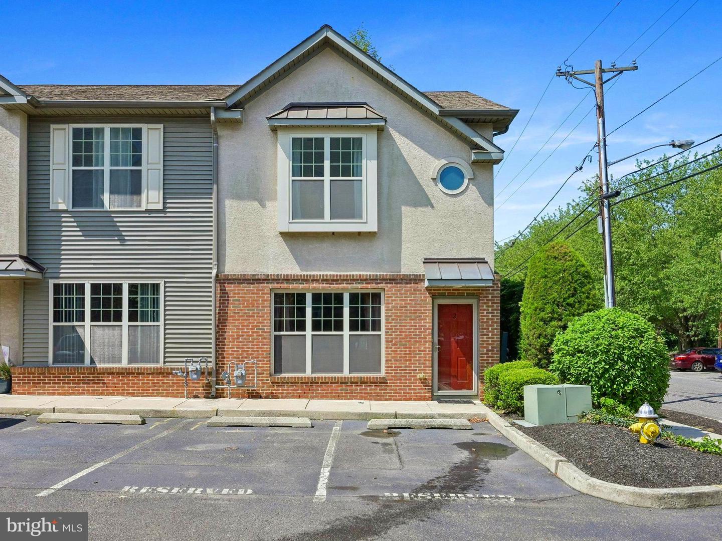 2 W Station Ln — photo
