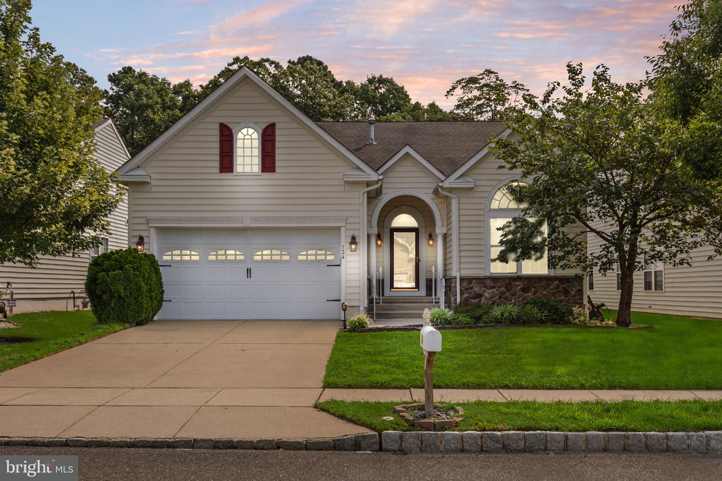 134 Hearthstone Dr — photo