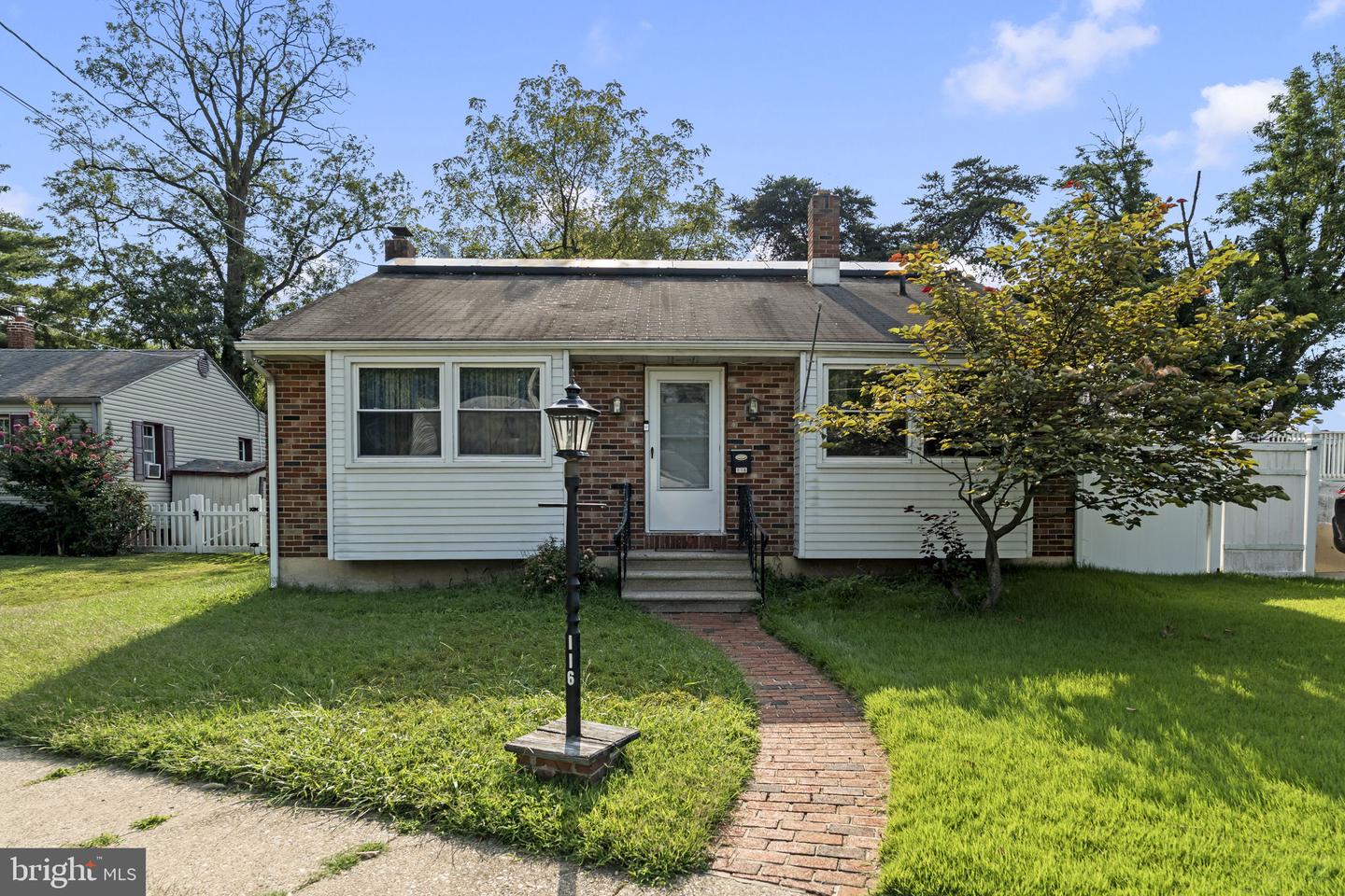 116 Lake Dr — photo