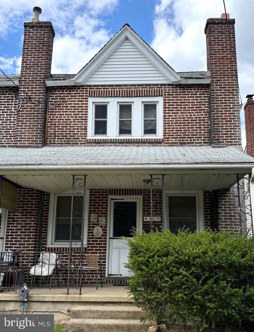 215 E Clinton Ave — photo