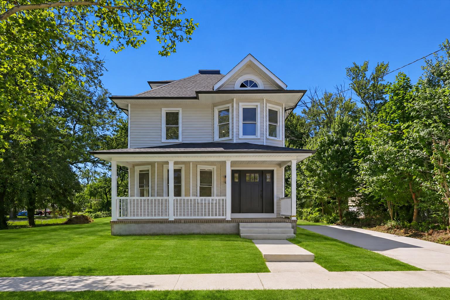 302 W Washington Ave — photo