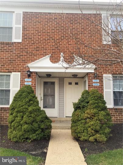1307 Huntingdon Mews — photo