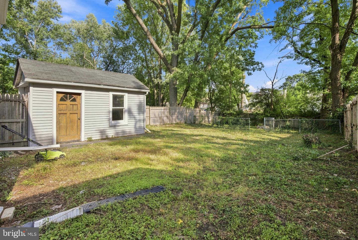 321 W Evergreen Ave — photo