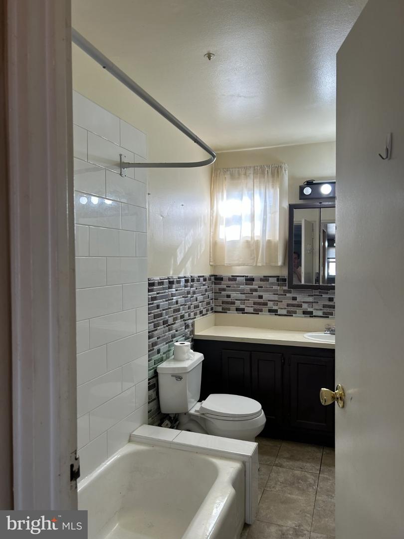 230 E Evesham Road #B10, Glendora, NJ 08029 — photo 2