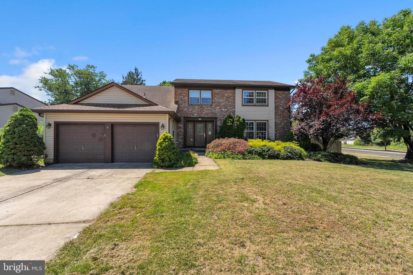 1 Chateau Dr — photo