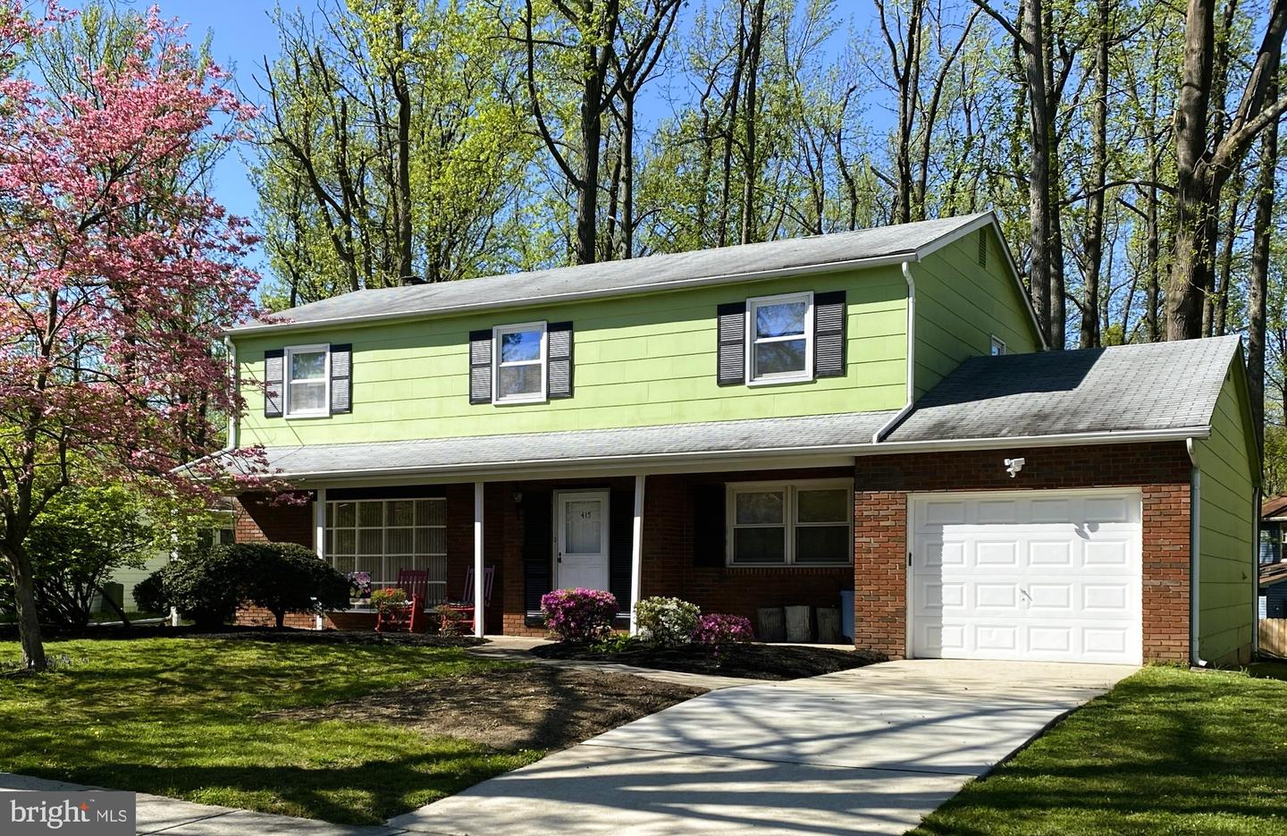 415 Monmouth Dr — photo