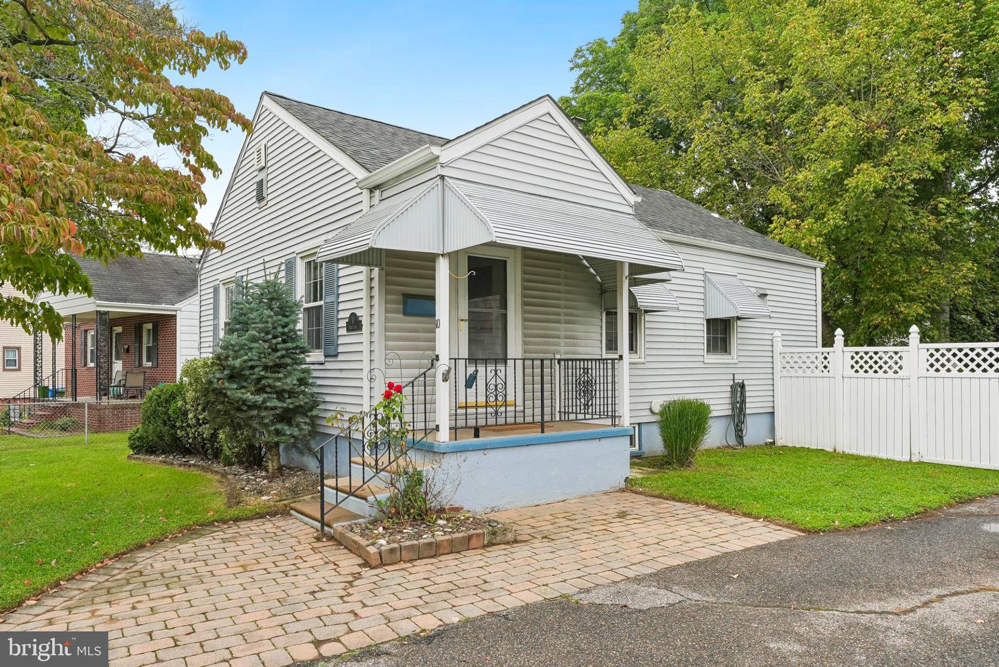 10 Rose Ln — photo